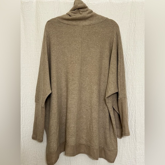 NWT Zenana Women’s Sweater Size L. Super Soft And Cozy. - Picture 2 of 7